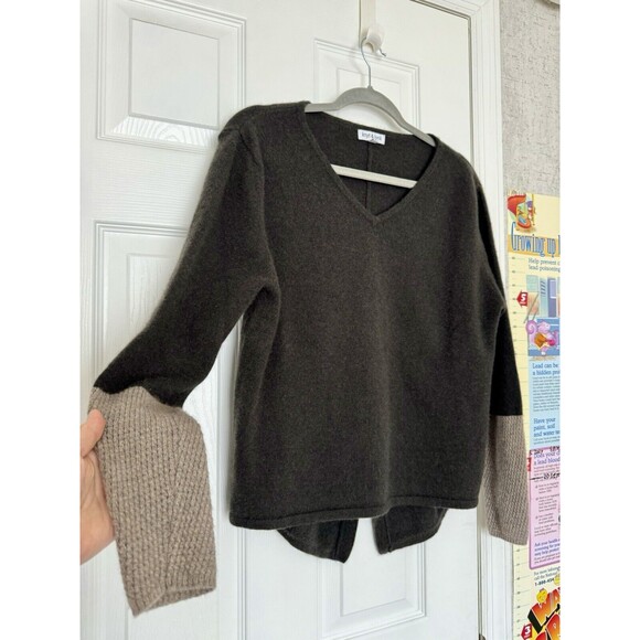 Knyt & Lynk 100% Cashmere Women’s Medium Sweater Tan Grey V Neck - Picture 6 of 9